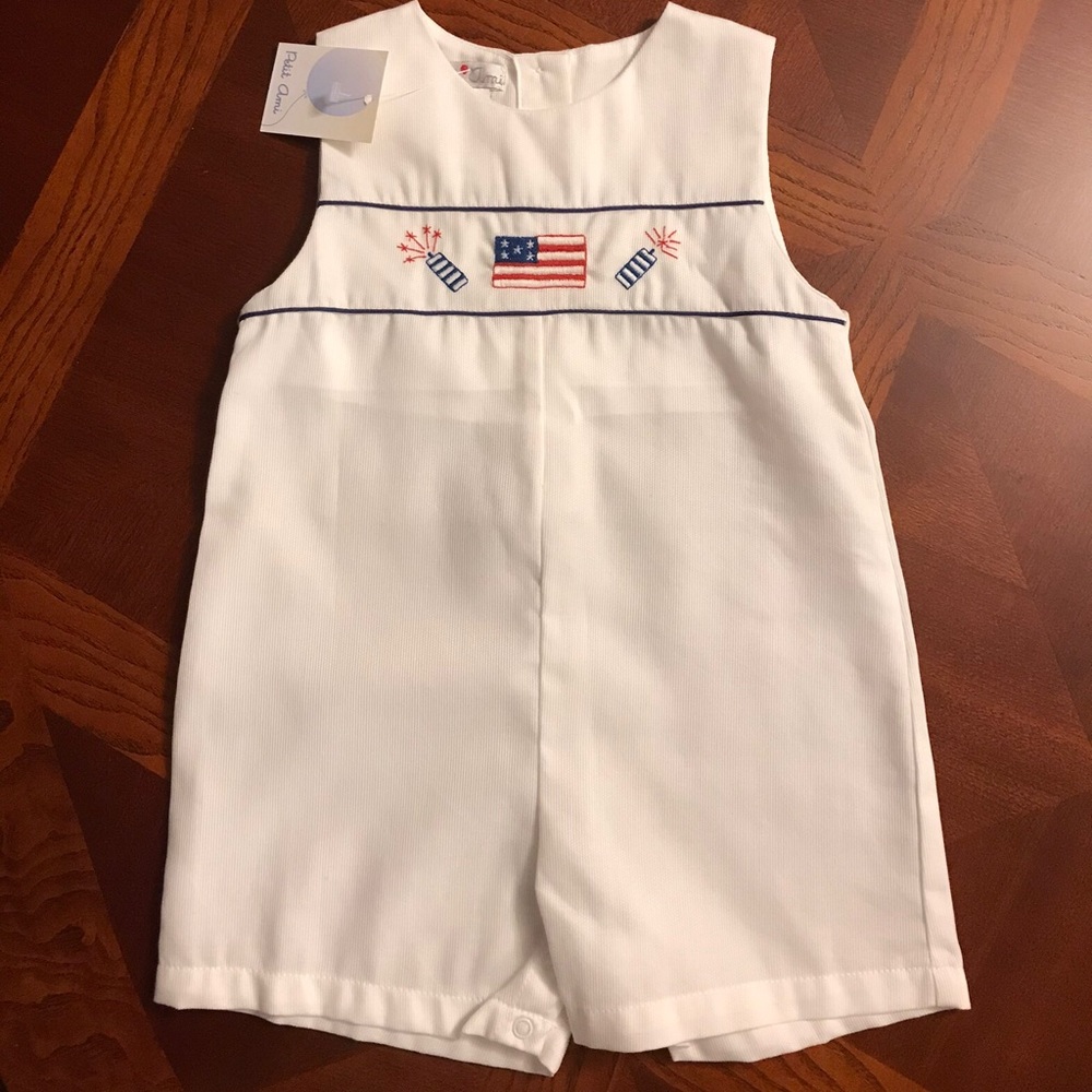 NWT Petit Ami Patriotic Jon Jon.